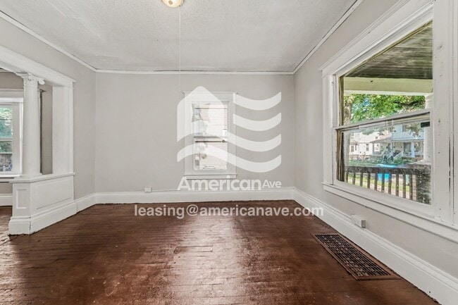 Building Photo - 87 Holbrooke St