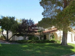 Building Photo - 8704 Isola Dr