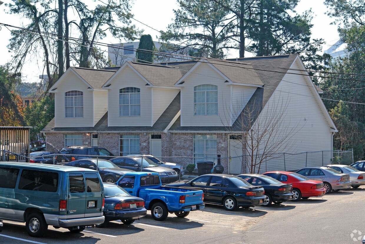 Foto del edificio - 425-427 W College Ave