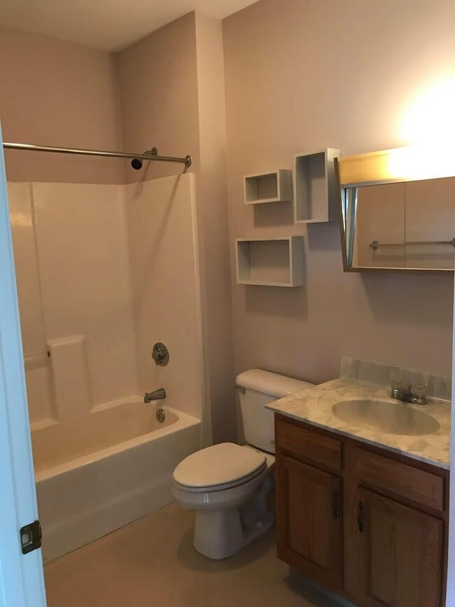2nd Full Bath - 18 Harbor Ave
