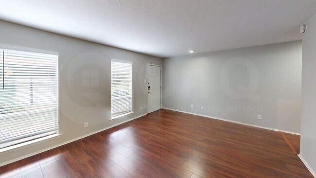 Foto del edificio - 6610 Eastridge Dr