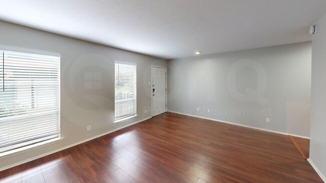 Building Photo - 6610 Eastridge Dr