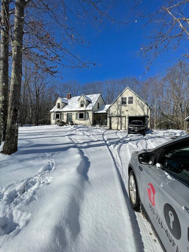 Building Photo - New listing!! A beautiful 3 bedroom 2.5 ba...