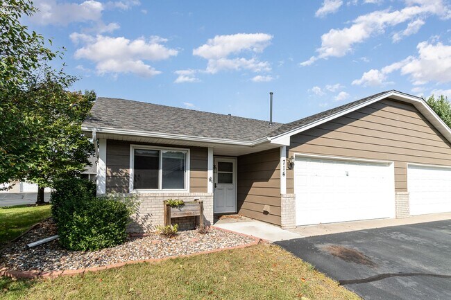 Foto del edificio - 2 Bed | 1 Bath Updated One Level Home