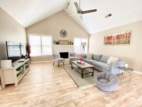 Building Photo - 1254 Township Dr