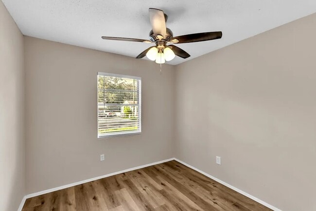 Building Photo - 2021 E Humphrey St