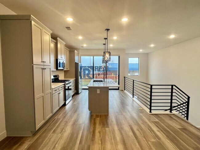Foto del edificio - 2074 S Holly St