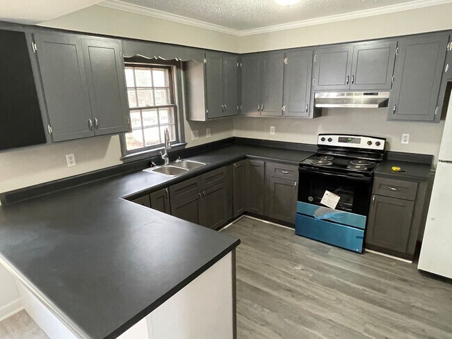 Foto del edificio - 3 Bedroom Brick House in Nashville