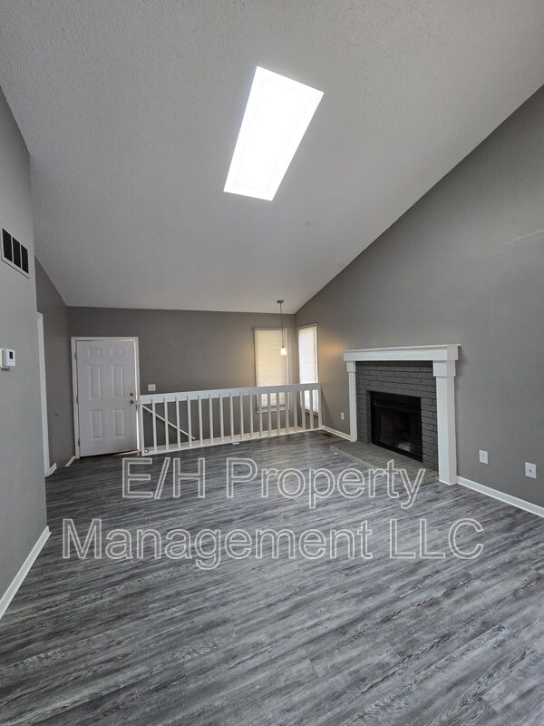 Building Photo - 1527 N Smith Cir