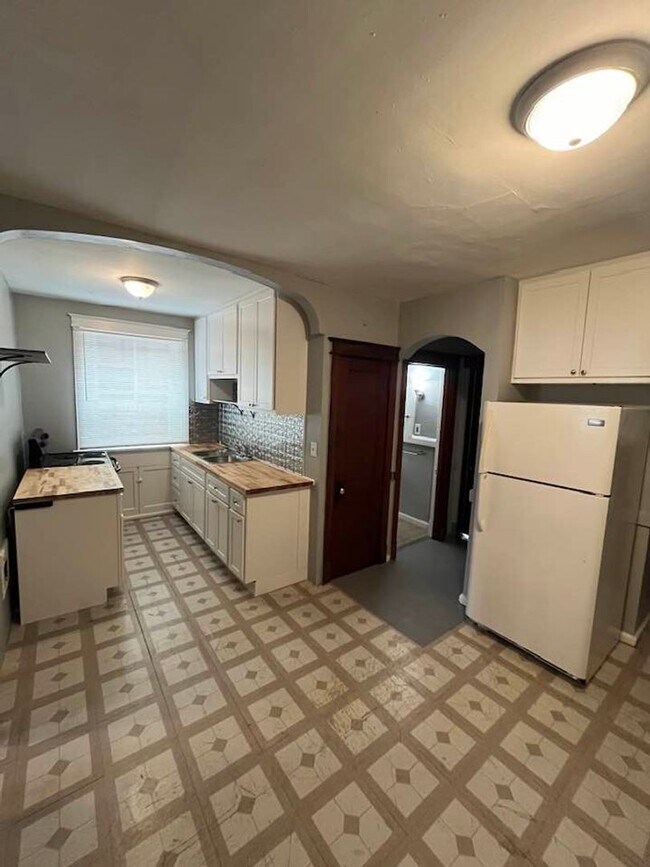 Building Photo - Move in Ready