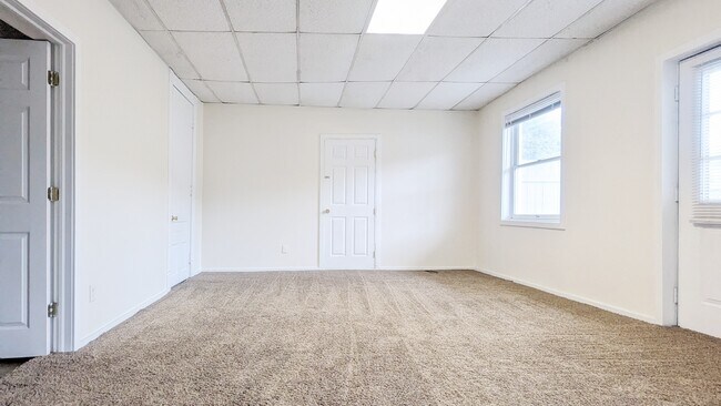 Dormitorio 1 - 232 Main St