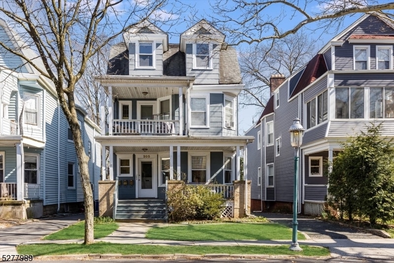Primary Photo - 205 Hillside Ave
