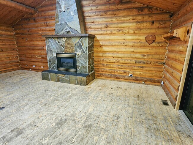 Photo du bâtiment - 12672 Mukluk Front