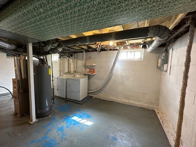 Building Photo - 1 bed, 1 bath house for rent in Waterloo
