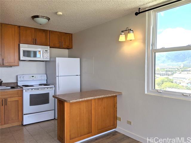 Building Photo - 2754 Kuilei St