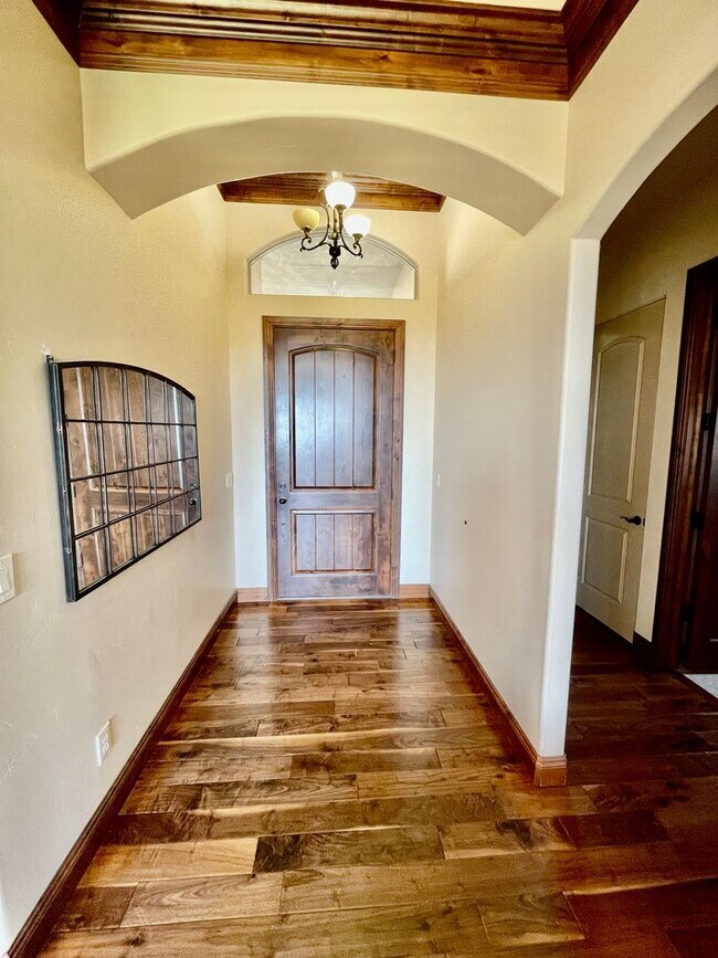 Building Photo - Beautiful Pet-Friendly Home on Green Springs Golf Course