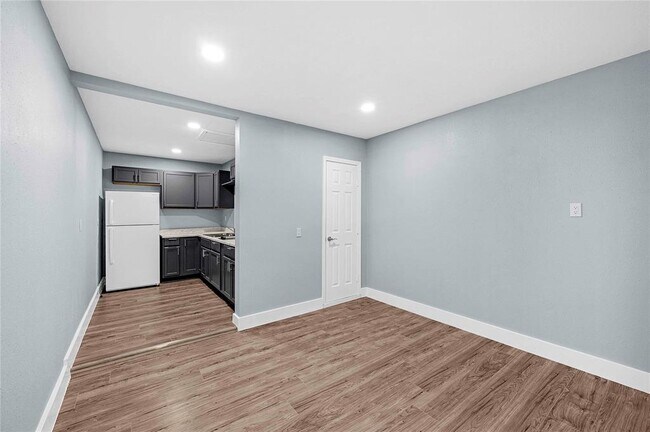 Building Photo - 1214 Southgate Dr