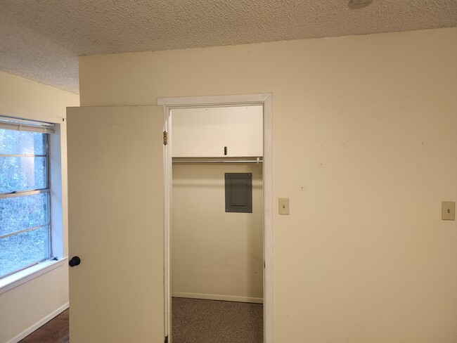 Building Photo - 4710 Edinburgh Dr