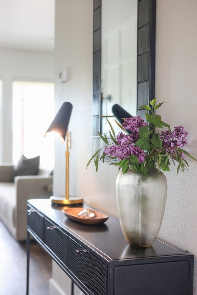 Building Photo - 1745 E Rex Rd