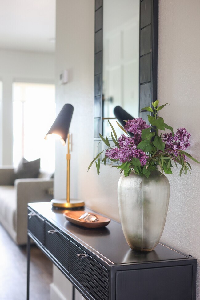 Foto del edificio - 1745 E Rex Rd