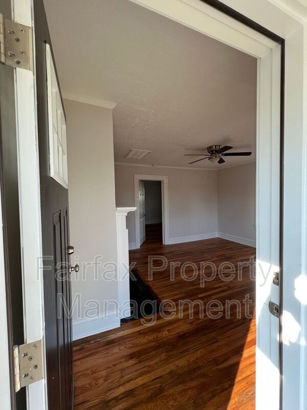 Foto del edificio - 102 W Summit Ave
