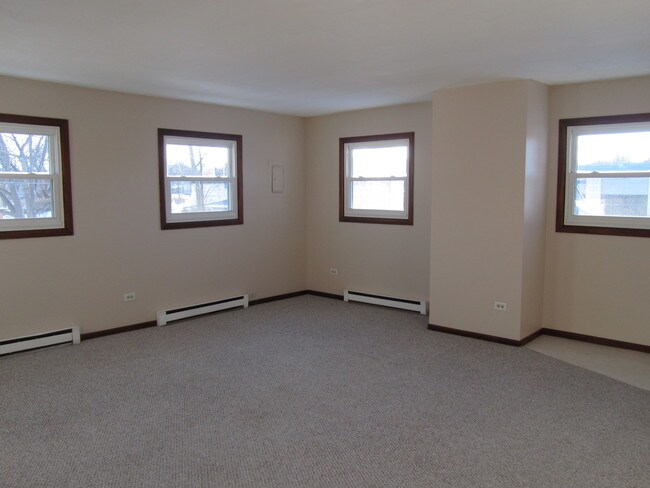 Building Photo - 2108 Elim Ave