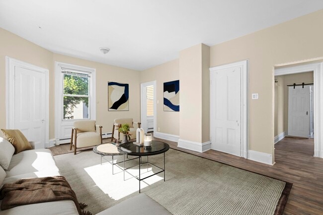 Building Photo - 17 LINDEN St