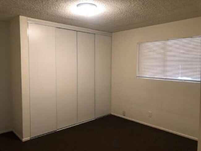 Foto del edificio - 4725 E Owens Ave