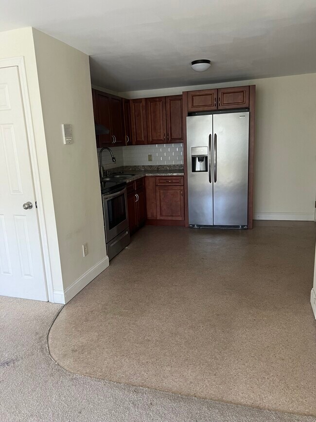 85 Ridgewood Ln Unit 1, Gardner, MA 01440 Condo for Rent in Gardner