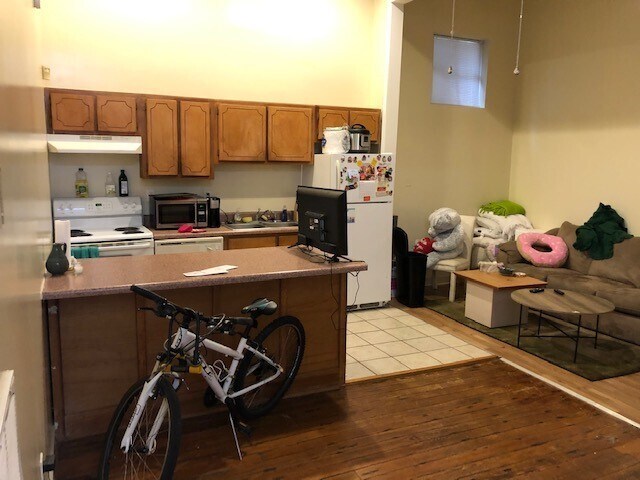 Foto principal - 1701 W Leigh St