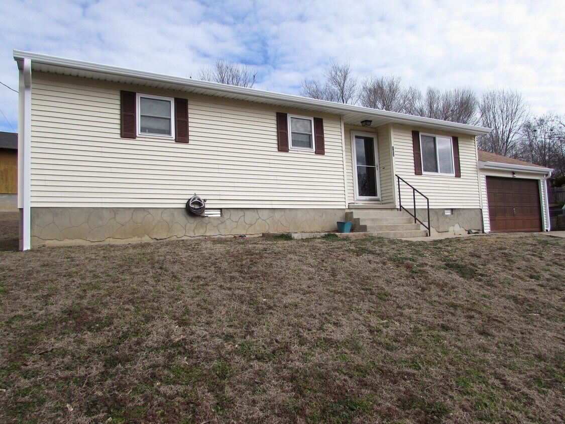 102 Redbud Cir, St. Robert, MO 65584 House Rental in St. Robert, MO