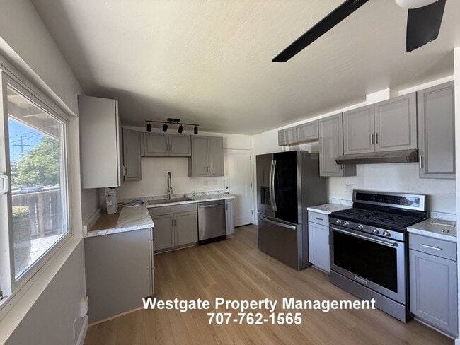 Building Photo - 1340 Ramona Ln