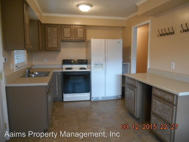 Building Photo - 5136 Meadowbrook Dr