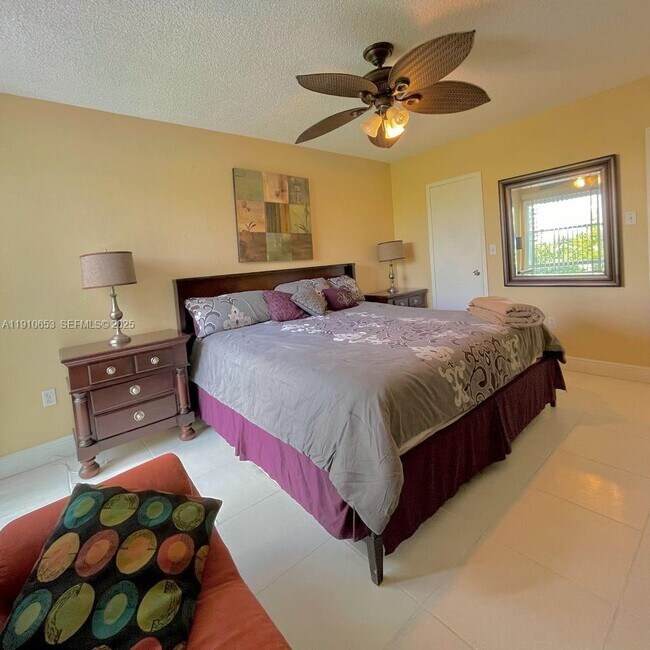 Foto del edificio - 17570 Atlantic Blvd