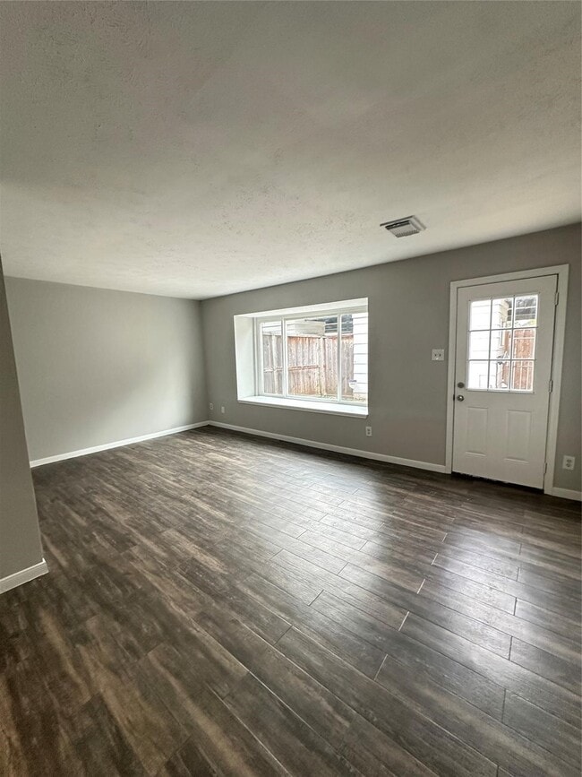 Building Photo - 7335 Chasewood Dr