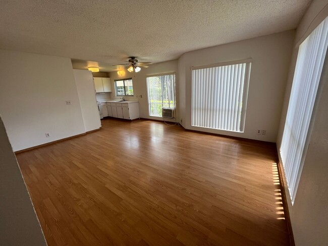 Building Photo - $2200, 2BR/1BA/2PKG Mililani (Mililani Parkway) - Great Location - townhome with A/C