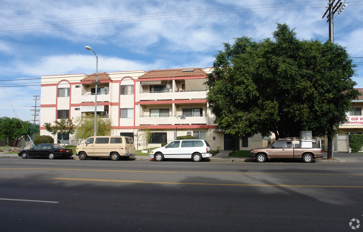 Building Photo - 14689 Nordhoff St