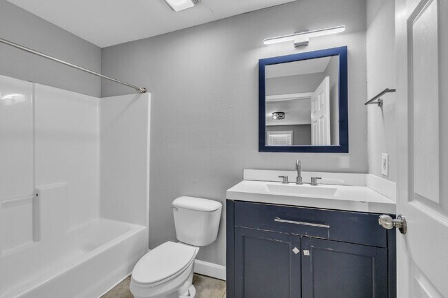 Foto del edificio - Sleek Highland Park Unit – Great Location,...