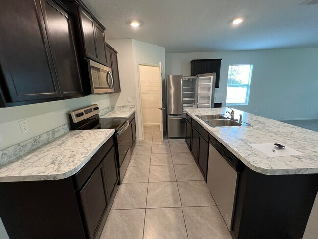 Foto del edificio - 1571 Clearbrook St