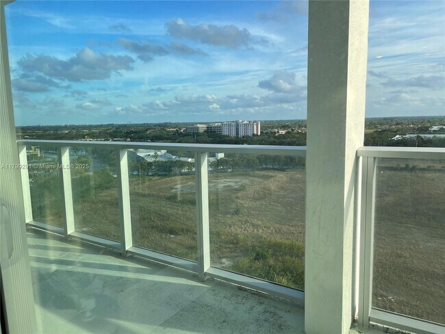 Building Photo - 2000 Metropica Wy