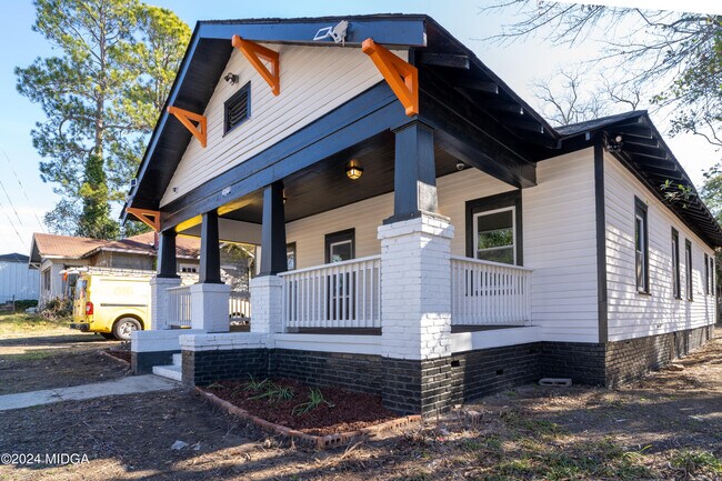 Foto del edificio - 3520 Log Cabin Dr