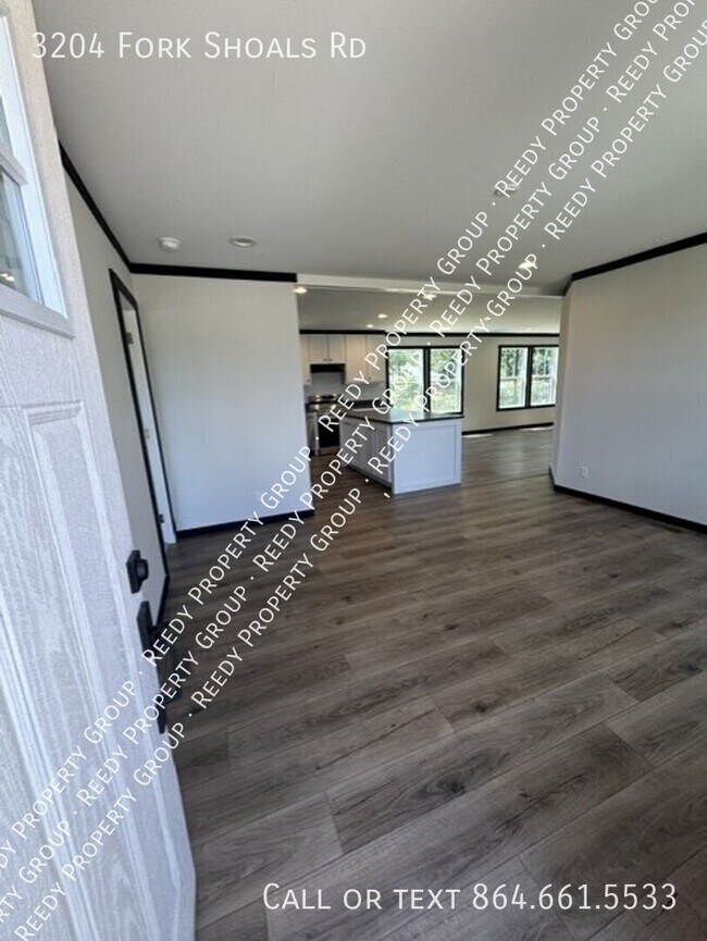 Foto del edificio - 3204 Fork Shoals Rd