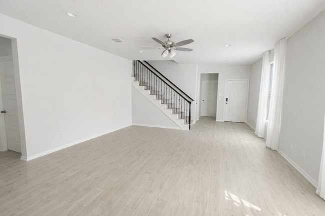 Foto del edificio - 1902 Iris Rd