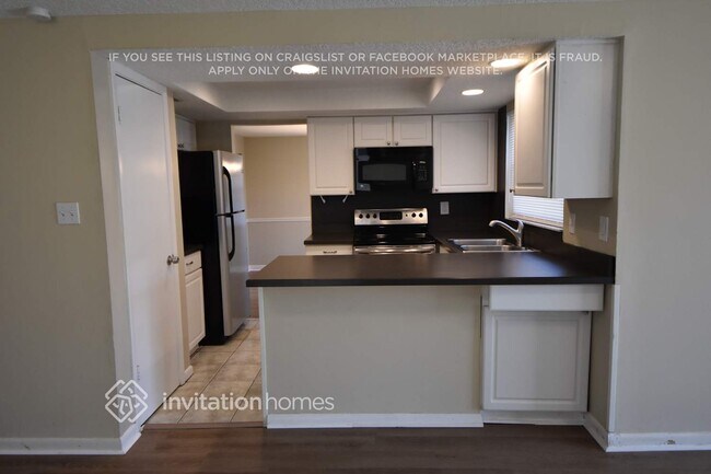 Foto del edificio - 1705 Village Ct