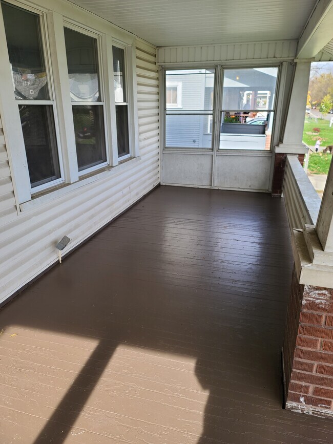 Foto del edificio - 111 Haldy Ave