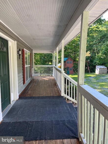 Foto del edificio - 671 Willow Ln