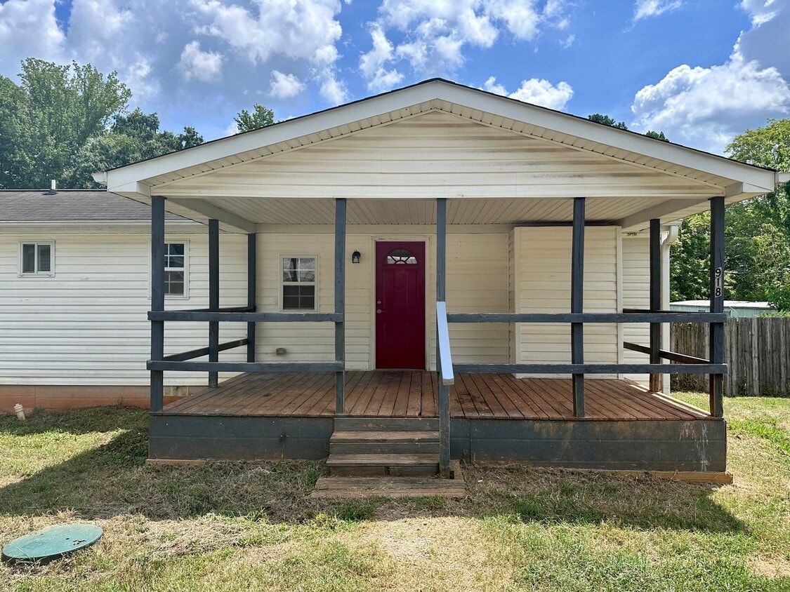 Nicely Updated 2 Bedroom in Hillsborough! - Nicely Updated 2 Bedroom in Hillsborough!