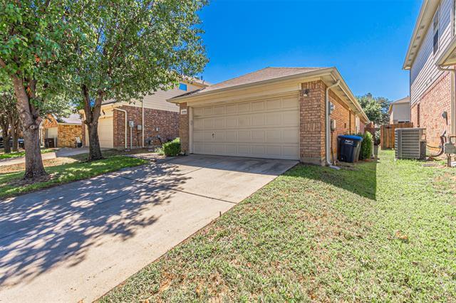 Foto del edificio - 2704 Mountain Lion Dr