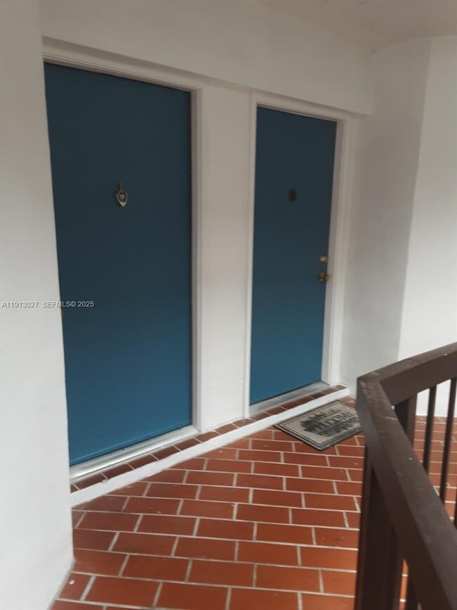 Building Photo - 9409 Fontainebleau Blvd