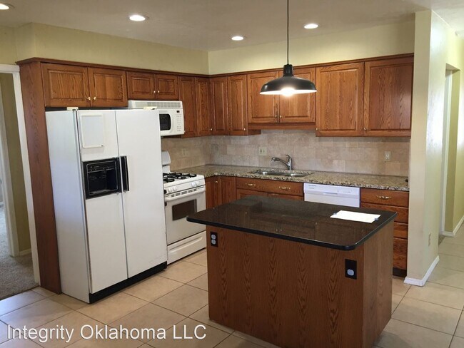 Foto del edificio - 3 br, 2 bath House - 631 E. 28th St.
